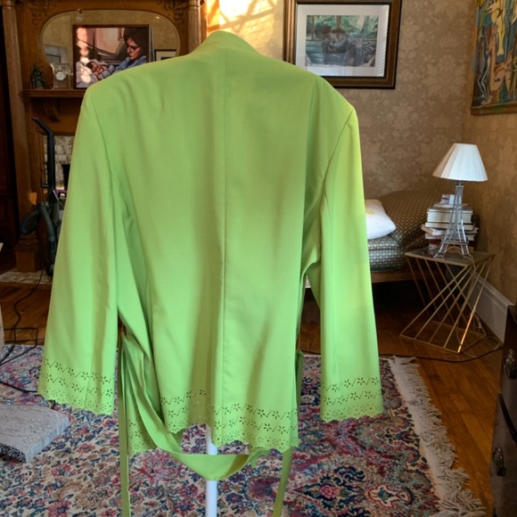 Preston and York plus  size belted light  blazer. Never worn. - Picture 5 of 5